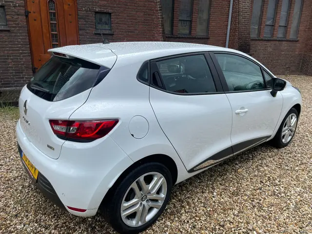 Renault Clio 0.9 TCe Zen 2017 Benzine 12
