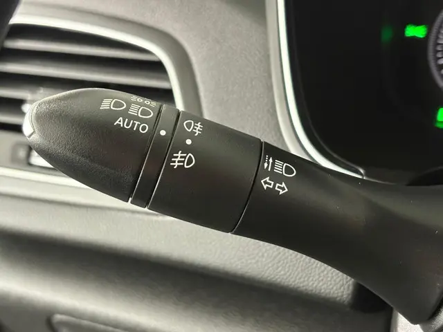 Renault Talisman Estate 1.3 TCe Limited 2020 Benzine 18