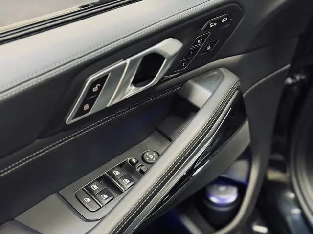 BMW X6 xDrive40i High Executive M-Sport 2020 Benzine 11