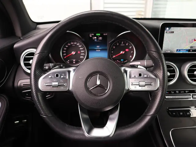 Mercedes-Benz GLC 300e 4MATIC 2020 Hybride Benzine 16