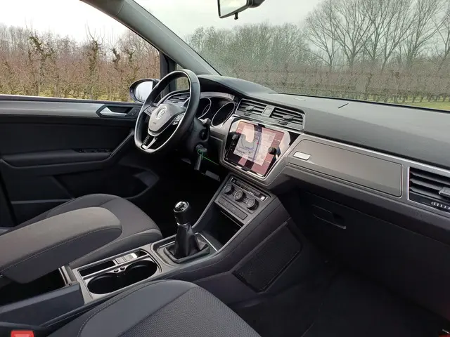 Volkswagen Touran TSI Comfortline 7-Pers. 2019 Benzine 37