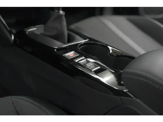 Peugeot 2008 PureTech 130 Allure Pack 2023 Benzine 38