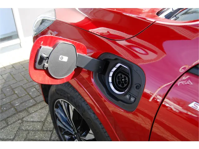 Ford Kuga 2.5 PHEV 225PK ST-Line X 2023 Hybride Benzine 11