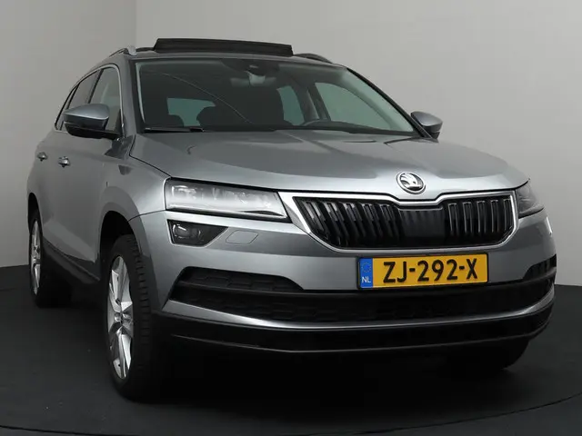 Škoda Karoq 1.0 TSI Style Business 2019 Benzine 33