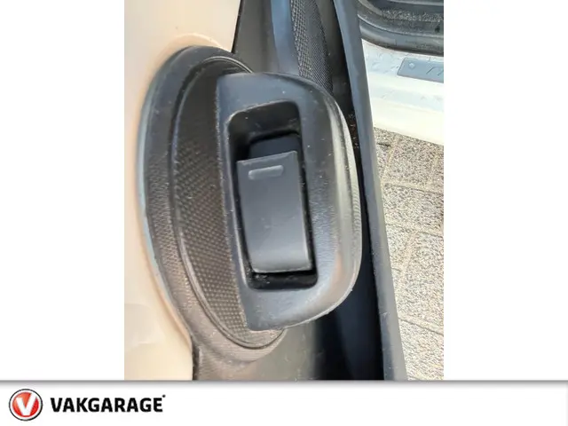 Peugeot 107 1.0 Sportium Rijklaarprijs !! 2012 Benzine 10