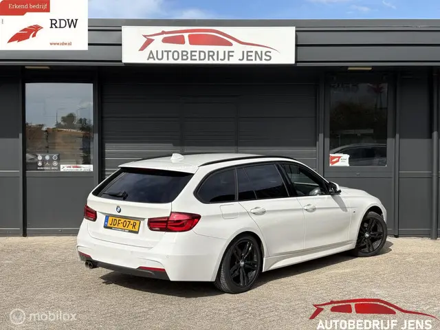 BMW 3 Serie Touring 320i M Sport Edition 2019 Benzine 6