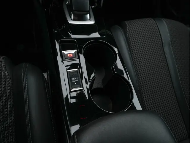 Peugeot e-2008 EV GT 50 kWh {SOH-91%} 2021 Elektrisch 13