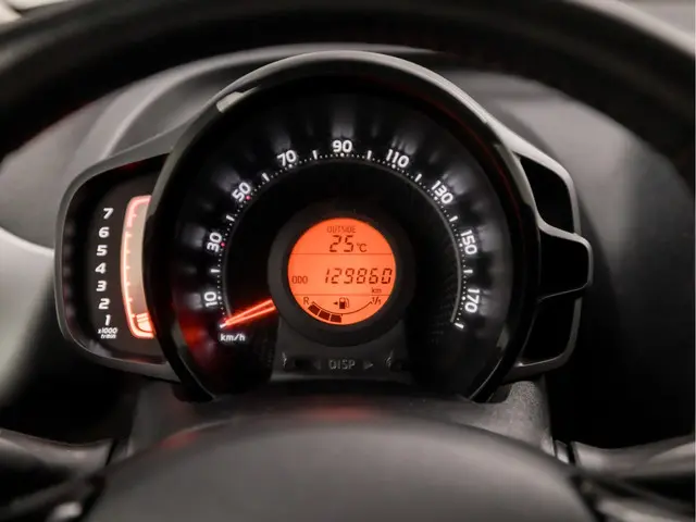 Toyota Aygo 1.0 VVT-i x-play limited 2019 Benzine 20