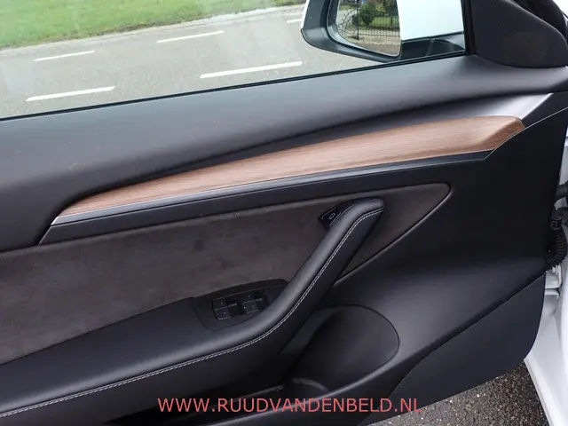 Tesla Model 3 Performance AWD 75 kWh 2021 Elektrisch 9