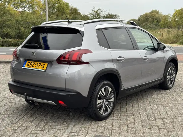 Peugeot 2008 1.2 PureTech GT-line 2019 Benzine 8