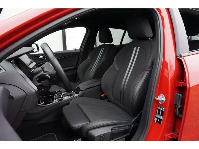 BMW 1 Serie 118i 2020 Benzine 6