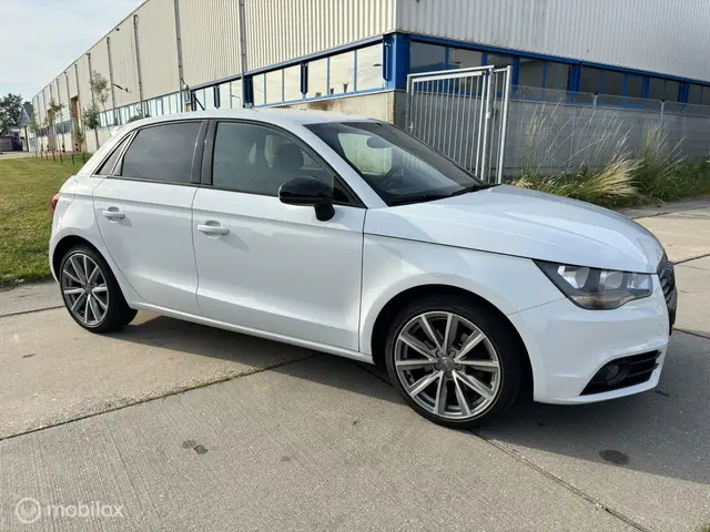 Audi A1 Sportback 1.4 TFSI CoD Pro Line S 2013 Benzine 2