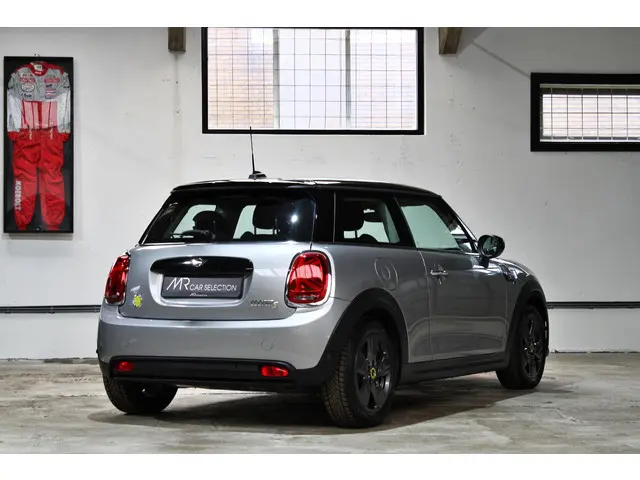 MINI Electric Mini Essential 33 kWh 2024 Elektrisch 7