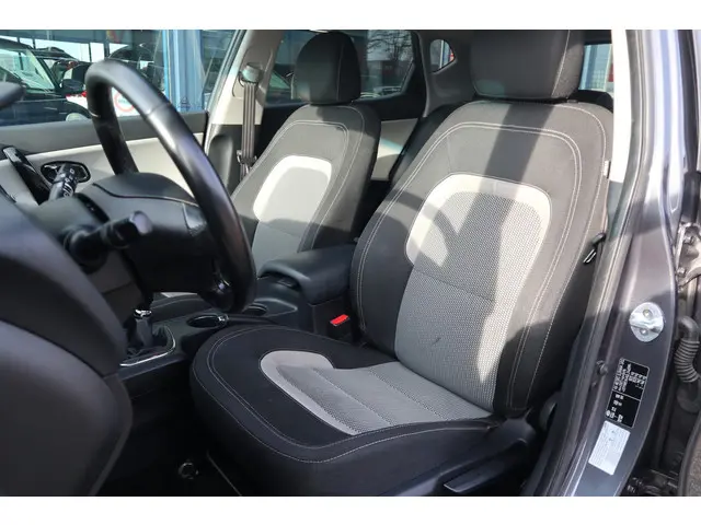 Kia cee'd 1.0 T-GDi DynamicLine 2016 Benzine 4