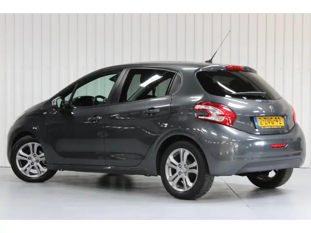 Peugeot 208 1.2 PureTech Style Pack Plus 2015 Benzine 10