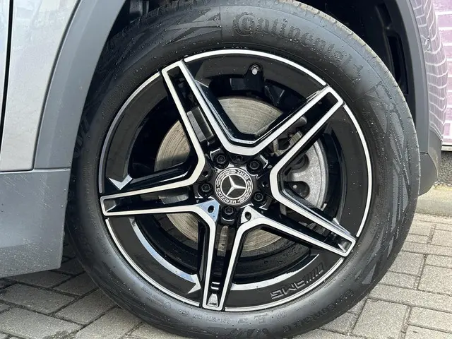 Mercedes-Benz GLA 250 e AMG Line 2022 Hybride Benzine 17