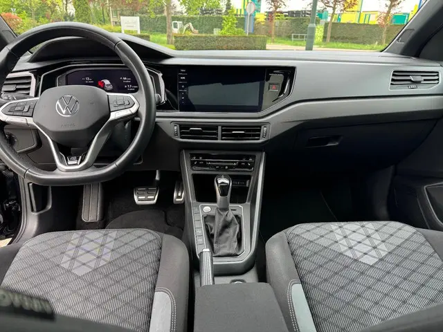Volkswagen Taigo 1.5 TSI R-Line Business 2022 Benzine 18