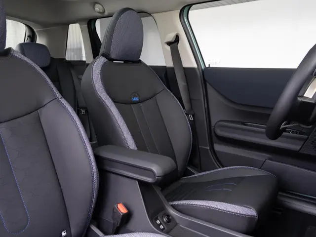 MINI 5-Deurs Cooper C 2025 Benzine 10