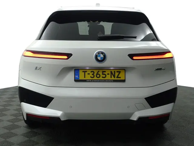 BMW iX xDrive40 M Sport Plus 77 kWh- 2023 Elektrisch 34