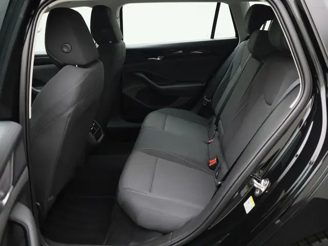 Volkswagen Passat Variant 1.5eTSI/150PK DSG 2024 Benzine 25