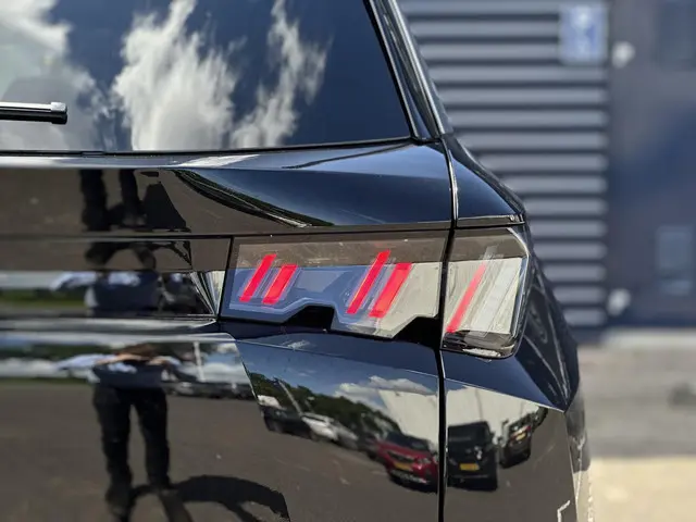 Peugeot 5008 1.2 Hybrid 145 Allure 2025 Hybride Benzine 8