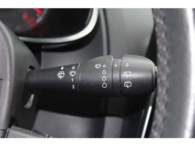 Renault Clio 0.9 TCe Limited 90 pk 2017 Benzine 20