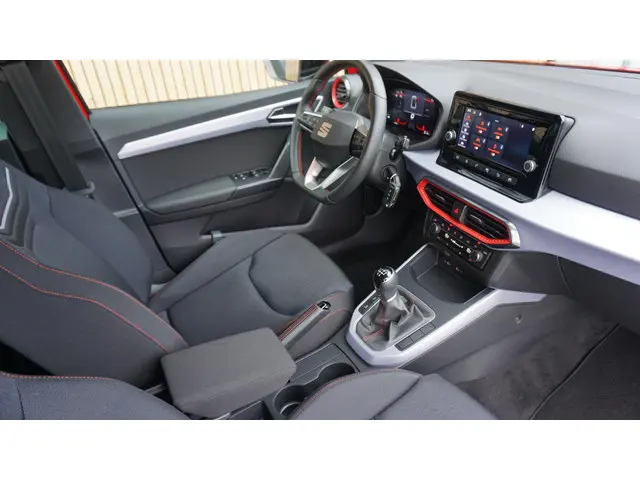 SEAT Arona 1.0 TSI 95pk FR-Line 2024 Benzine 21