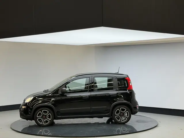 Fiat Panda 1.0 Hybrid City Life 2022 Benzine 10