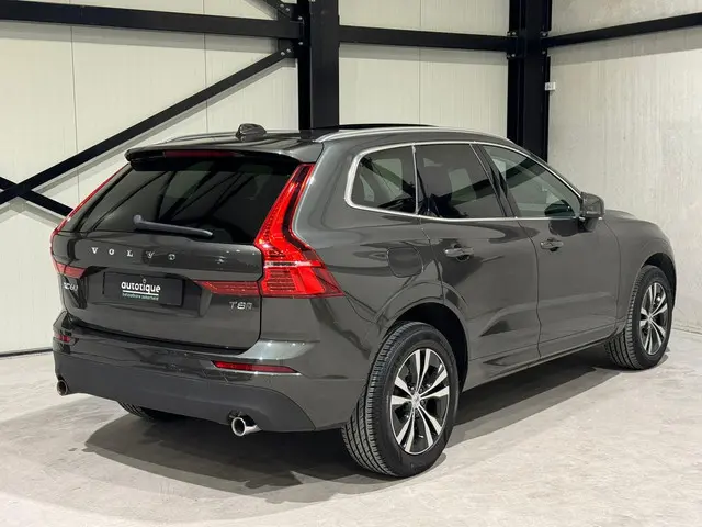 Volvo XC60 2.0 T8 AWD Momentum Pro 2020 Hybride Benzine 2