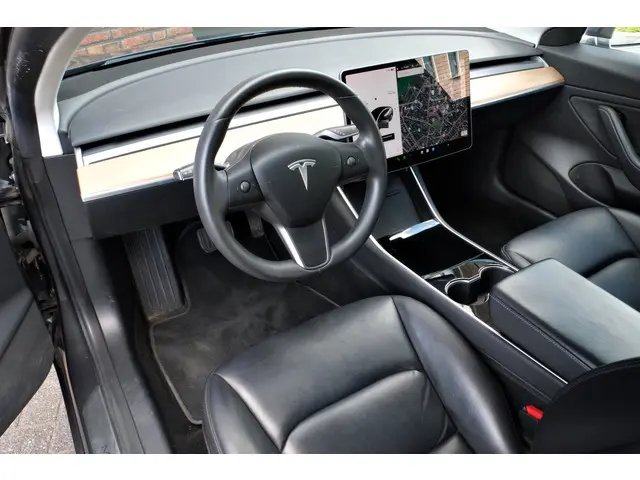 Tesla Model 3 Long Range AWD 75 kWh 2019 Elektrisch 5