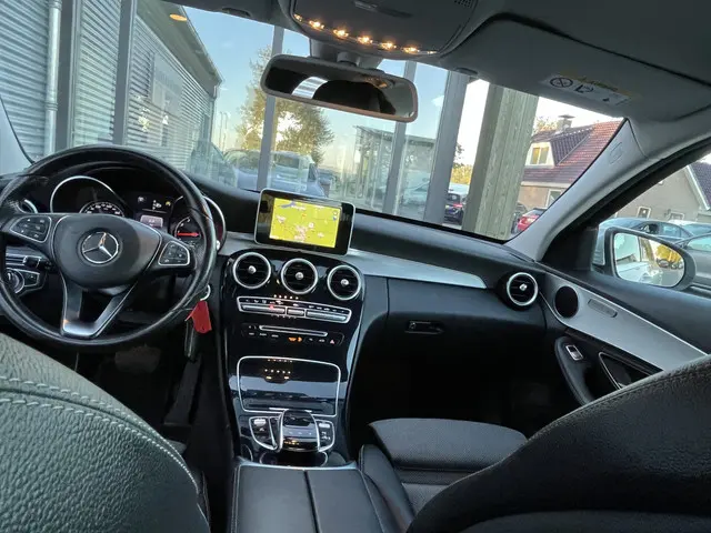 Mercedes-Benz C-Klasse 180 Prestige 2014 Benzine 26