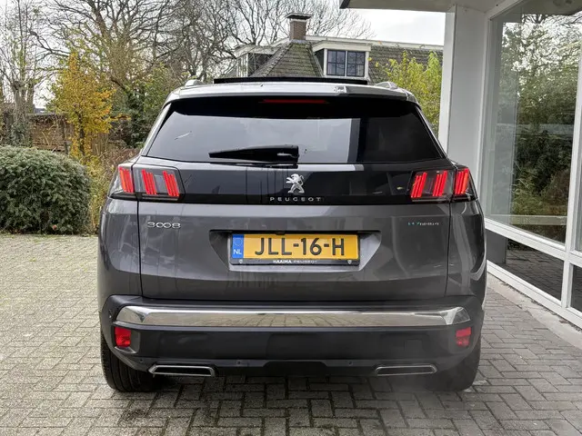 Peugeot 3008 1.6 HYbrid4 300 GT 2023 Hybride Benzine 25