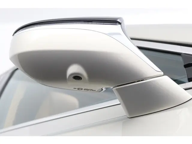 Lexus ES 300h President Line 2025 Hybride Benzine 34