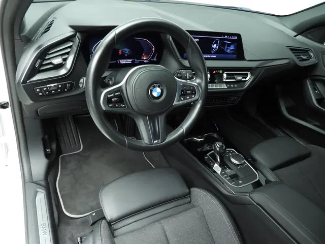 BMW 1 Serie 5-deurs 118i 2021 Benzine 6