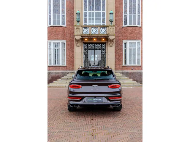 Bentley Bentayga 3.0 V6 Hybrid 2022 Hybride Benzine 128