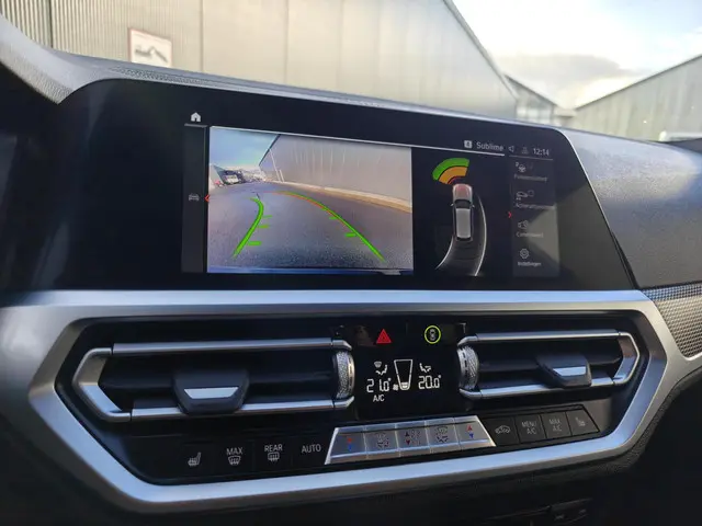 BMW 3 Serie Touring 320i|M-sport| 2021 Benzine 18