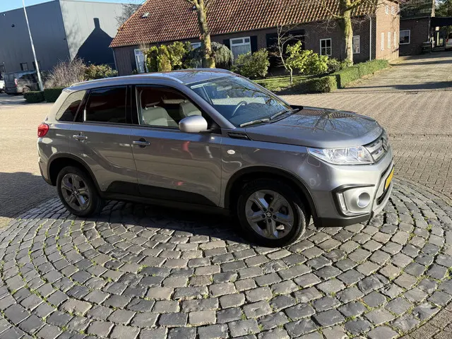Suzuki Vitara 1.6 Exclusive 2015 Benzine 39