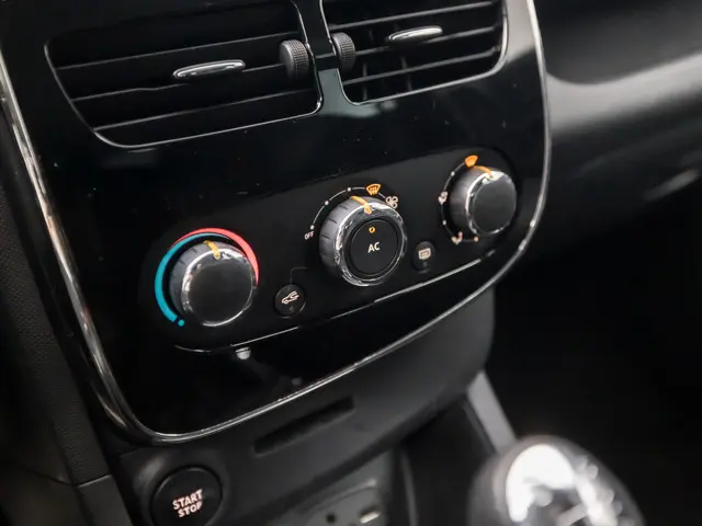 Renault Clio Estate 0.9 TCe Night&Day 2015 Benzine 9