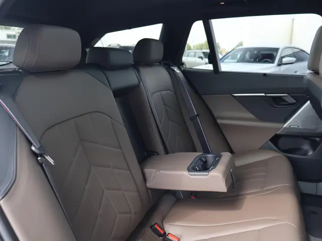 BMW i5 Touring 2024 Elektrisch 13