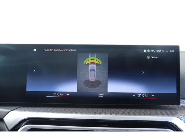 BMW 3 Serie Touring 318i 2024 Benzine 20