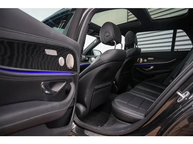 Mercedes-Benz E-Klasse E300 de 2022 Hybride Diesel 10