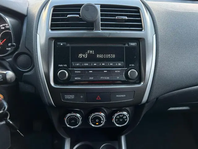 Mitsubishi ASX 1.6 ClearTec Inform 2012 Benzine 14