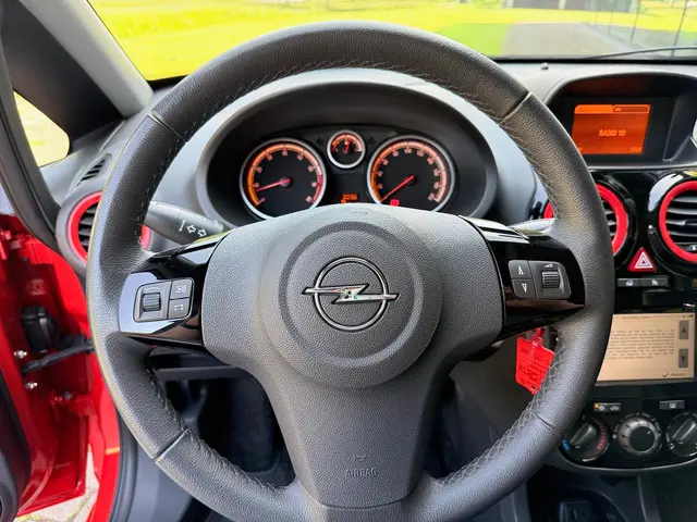 Opel Corsa 1.4-16V COLOR OPC LINE 2013 Benzine 6