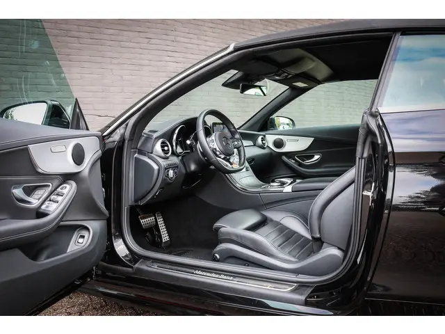 Mercedes-Benz C-Klasse Cabrio 180 AMG Line 2023 Benzine 7
