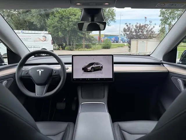Tesla Model Y Long Range AWD Dual 2024 Elektrisch 19