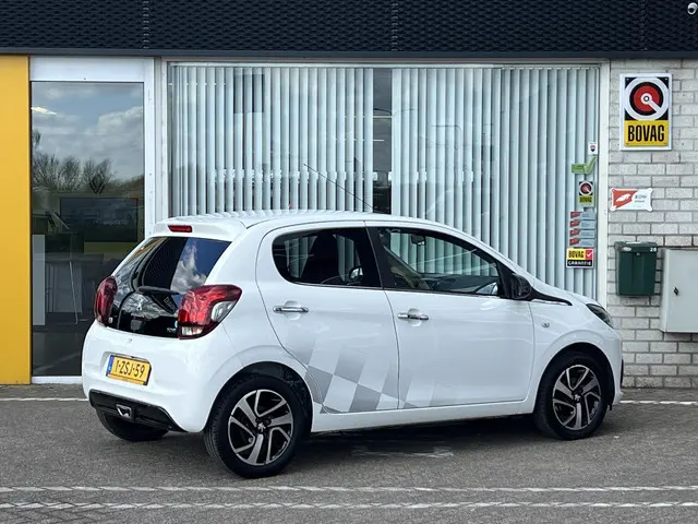 Peugeot 108 1.0 e-VTi Première 2015 Benzine 26