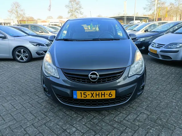 Opel Corsa 1.4-16V CRUS CONT/NAP/NAVI/TREKHAK 2012 Benzine 4