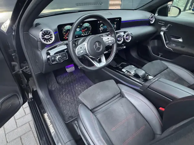 Mercedes-Benz A-Klasse 180 Premium Plus 2020 Benzine 16