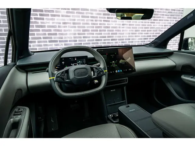 Lynk & Co 02 More 66 kWh 2026 Elektrisch 12