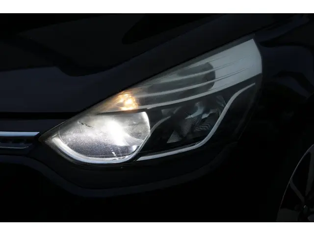 Renault Clio 0.9 TCe Eco2 Limited 2016 Benzine 18